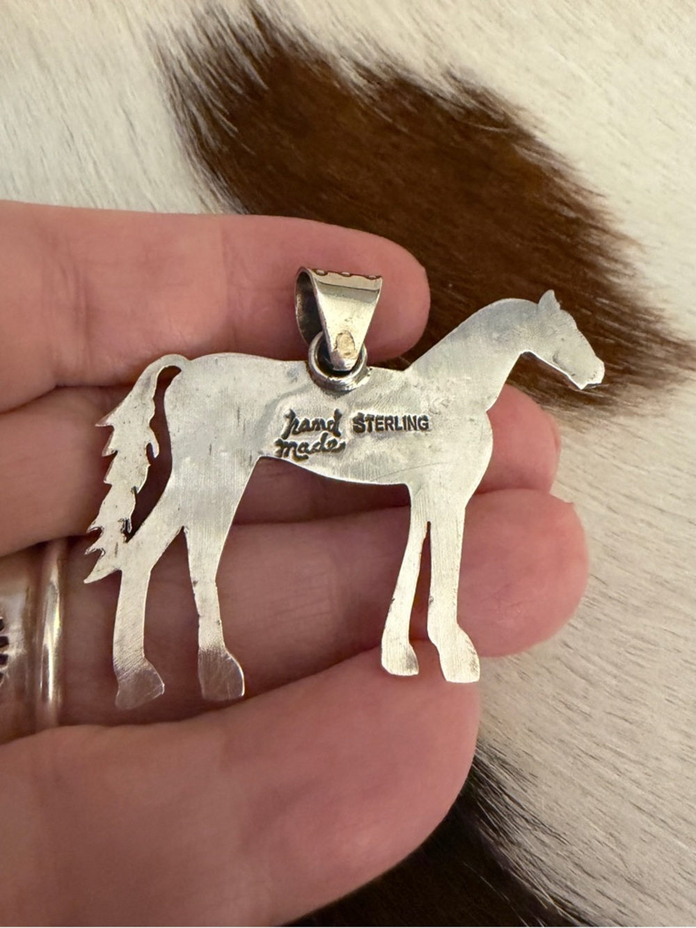 ❤️ Kingman Turquoise Sterling Hand Stamped Statement Horse Unisex Pendant - Picture 5 of 12